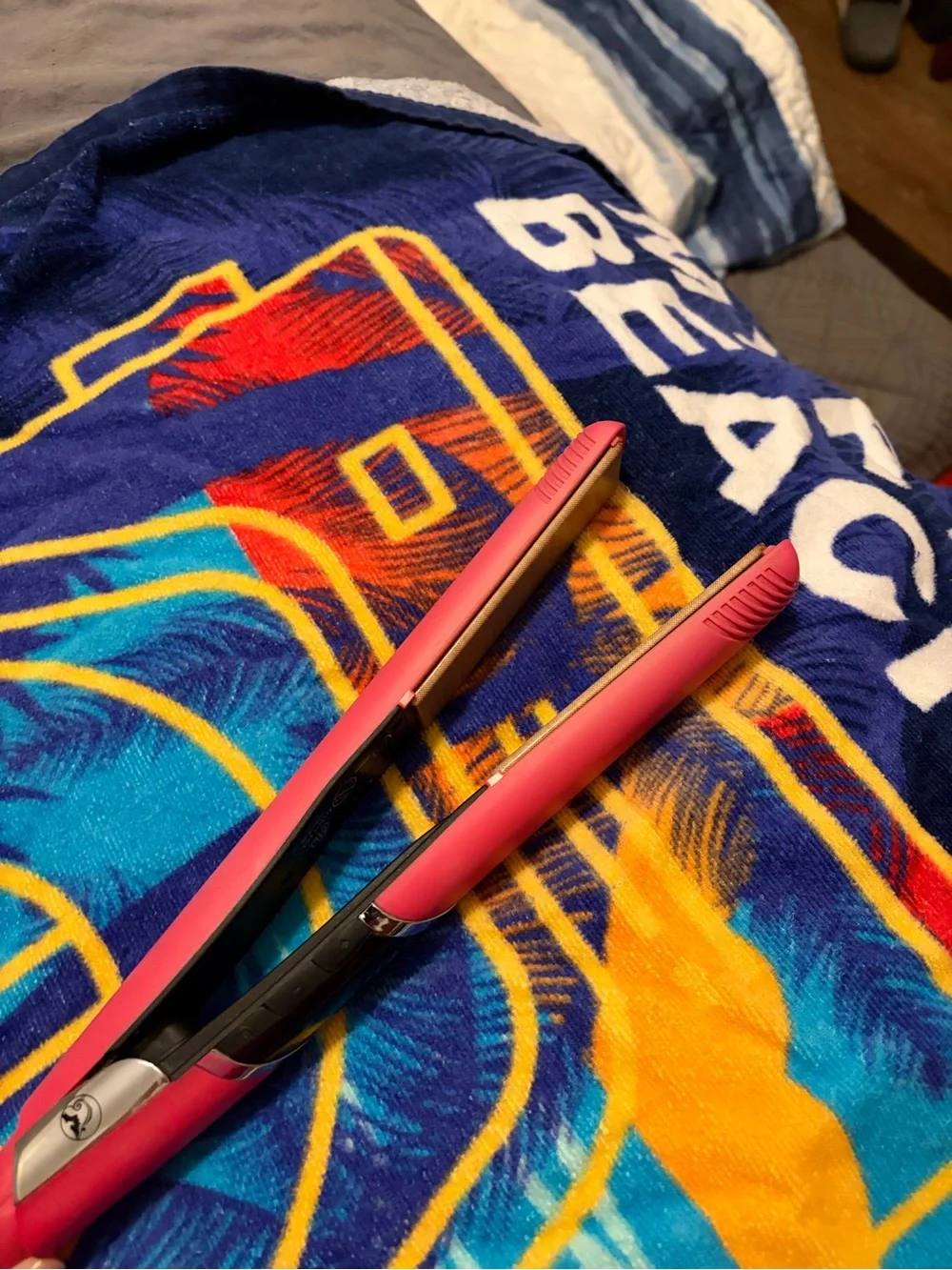Source Unknown Pink and Black Women's Hair Straightener